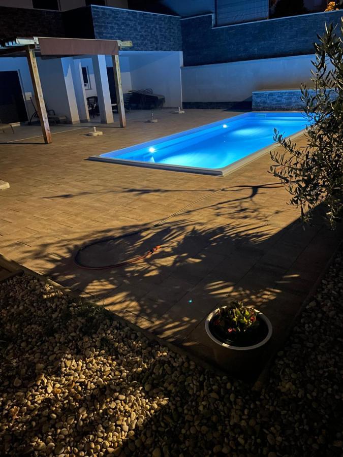Villa Mira ***** ปิเนซิตซี ภายนอก รูปภาพ