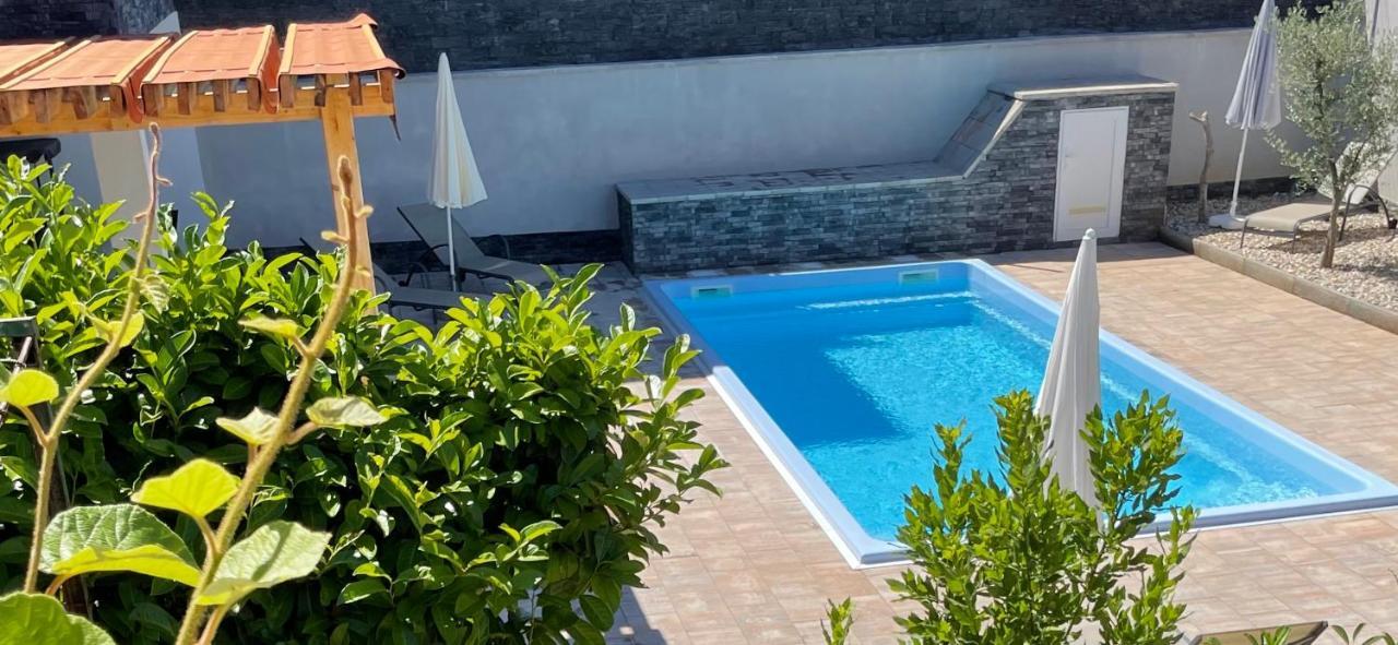 Villa Mira ***** ปิเนซิตซี ภายนอก รูปภาพ