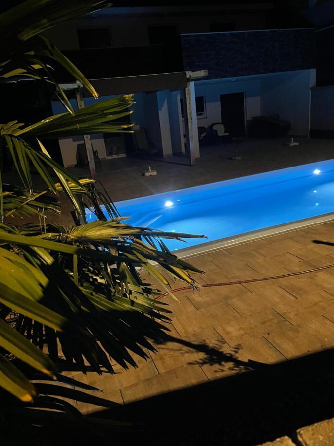 Villa Mira ***** ปิเนซิตซี ภายนอก รูปภาพ