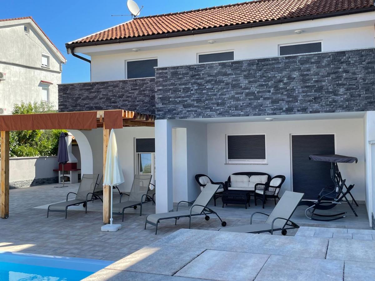 Villa Mira ***** ปิเนซิตซี ภายนอก รูปภาพ